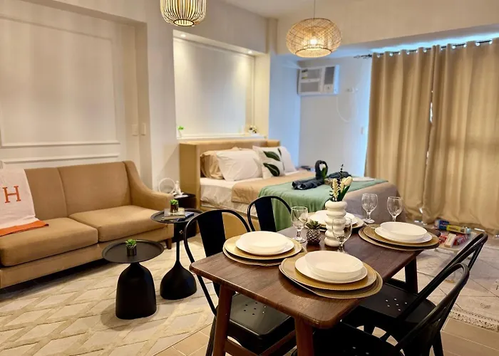 Apartment Luxury Staycation | Venice W/ Balcony Near Bgc