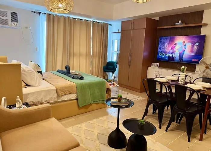 Apartment Luxury Staycation | Venice W/ Balcony Near Bgc *