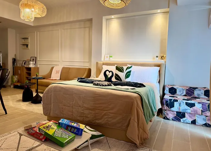 Luxury Staycation | Venice W/ Balcony Near Bgc Manila