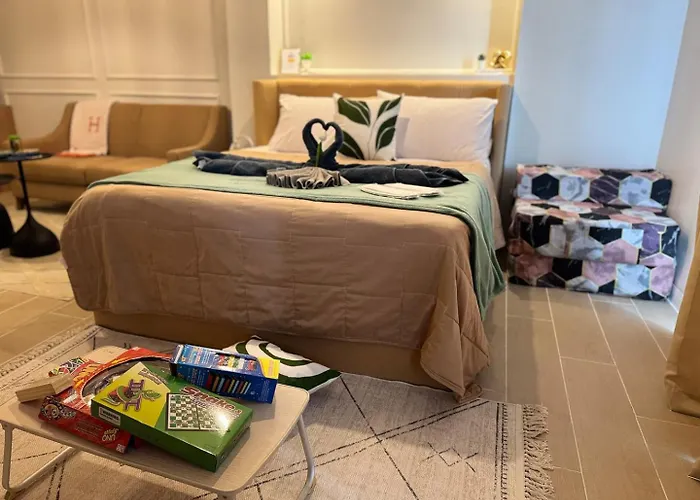 Apartment Luxury Staycation | Venice W/ Balcony Near Bgc